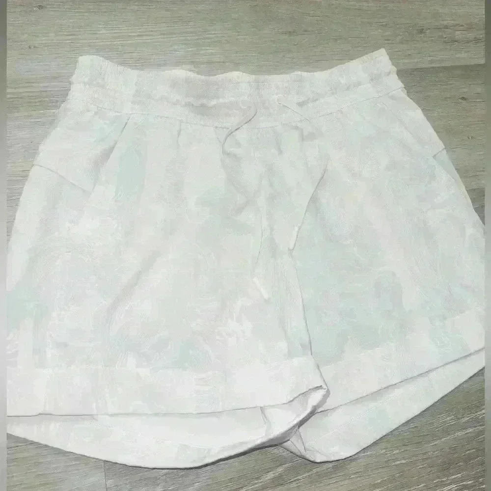 Lululemon Spring Break Away Short *4-way Stretch 3"
Eternal Wave White size 4 - Picture 7 of 13